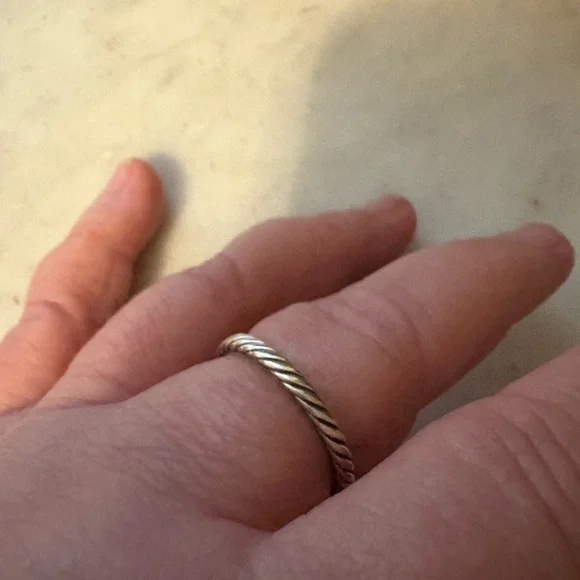 GUC David Yurman band ring. .925. Size 8.5 almost 9 - Picture 3 of 9